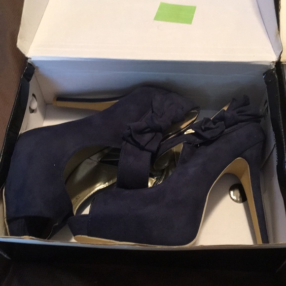 Platform Open Toe High Heel Ribbon Accent Pump - Picture 8 of 8